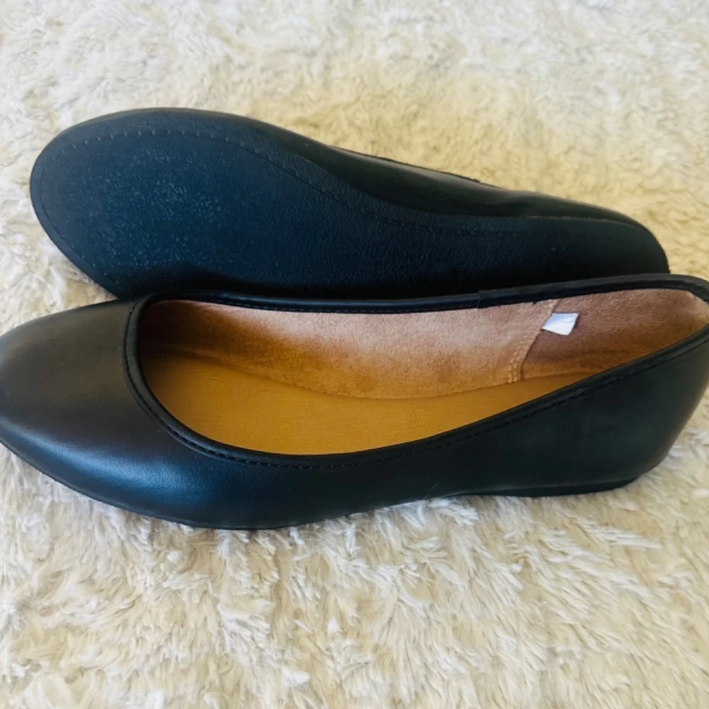 Universal Thread - Picture 2 of 3